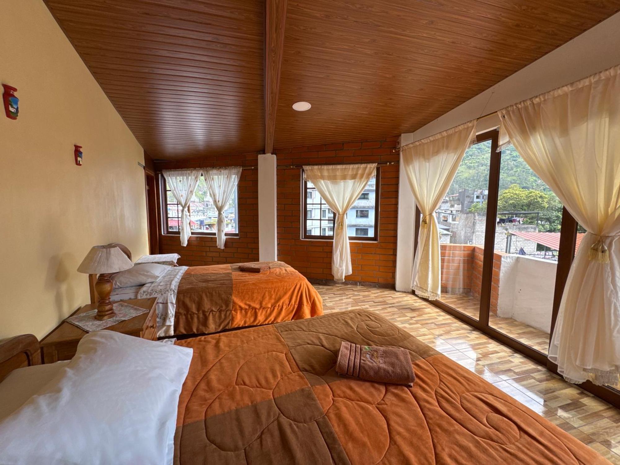 Hotel Donde Ivan Banos  Exterior photo
